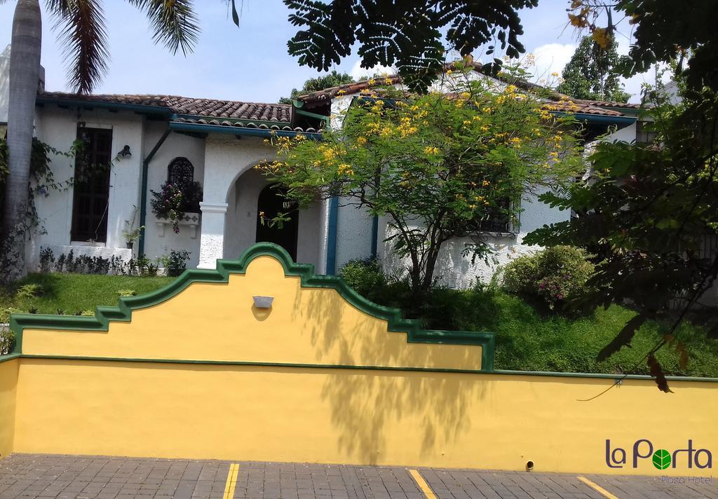 Kal Nawi Hotel サンサルバドル エクステリア 写真
