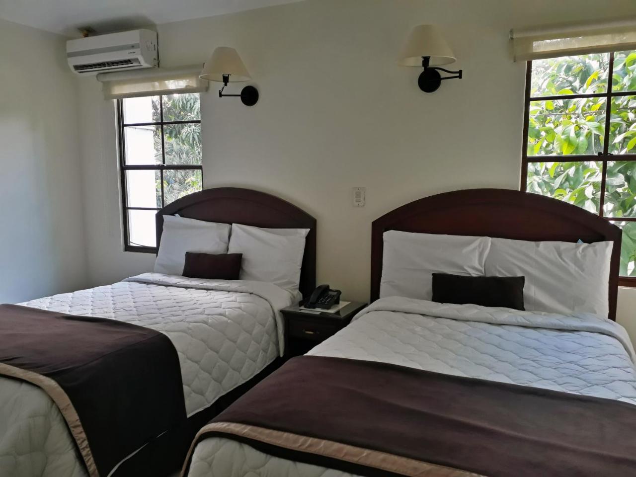 Kal Nawi Hotel サンサルバドル エクステリア 写真