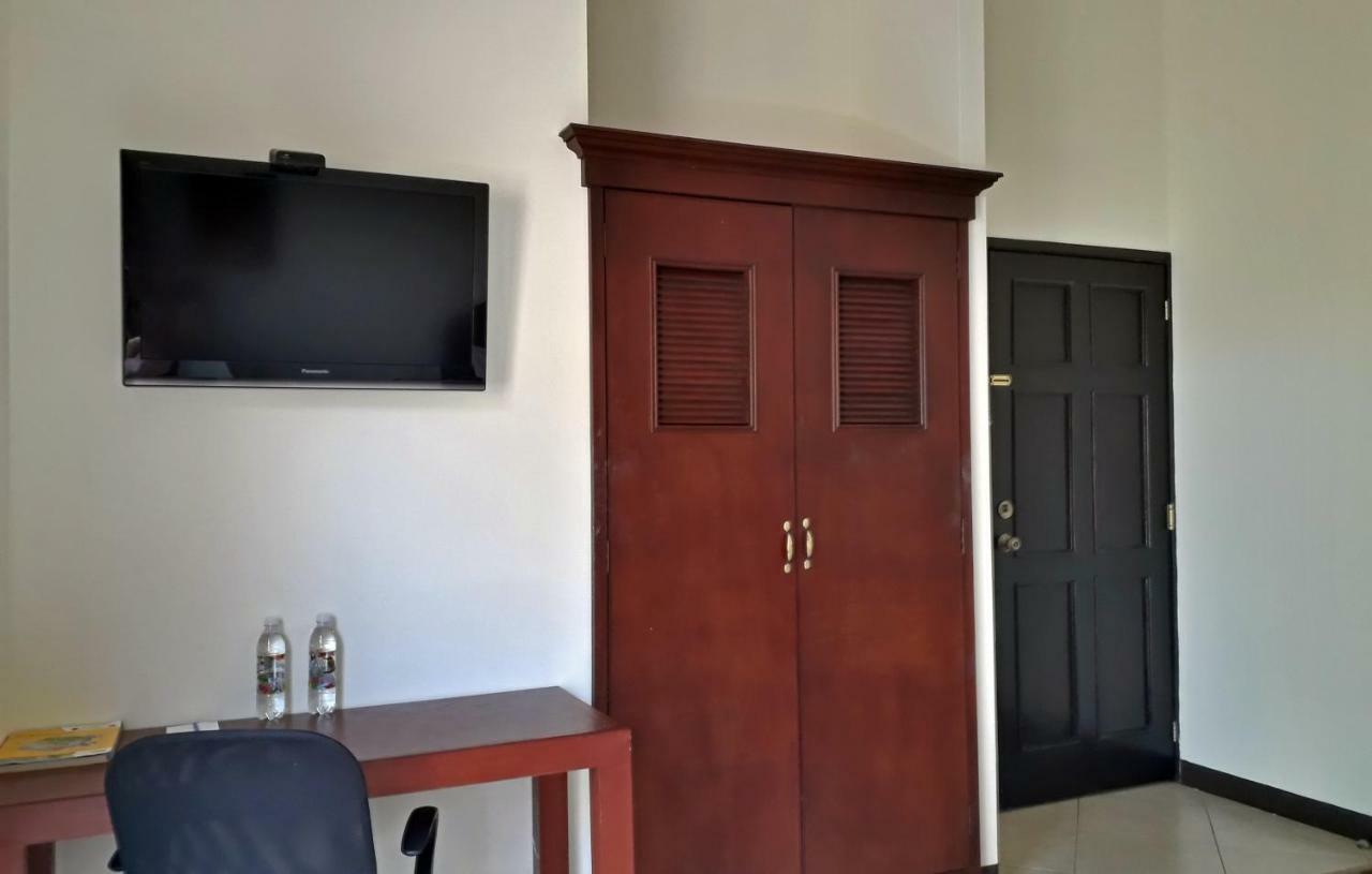 Kal Nawi Hotel サンサルバドル エクステリア 写真