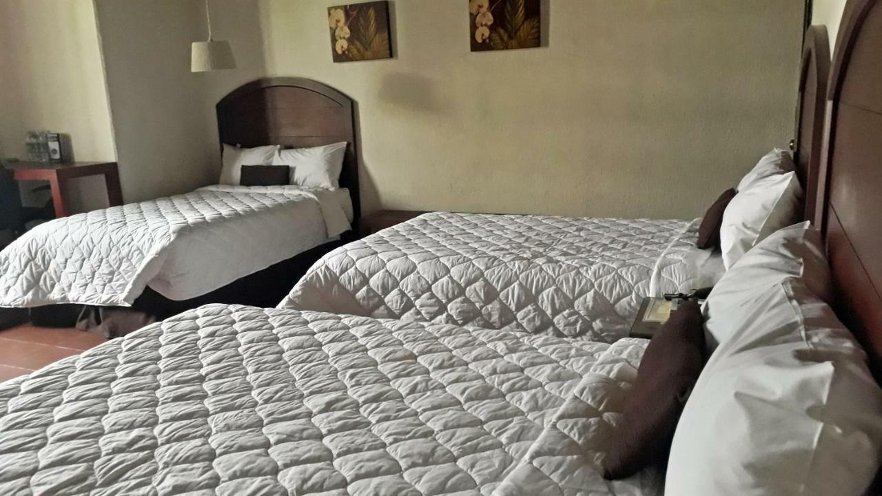 Kal Nawi Hotel サンサルバドル エクステリア 写真
