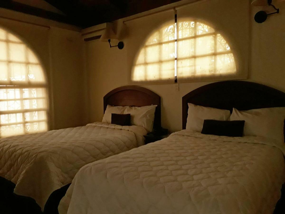 Kal Nawi Hotel サンサルバドル エクステリア 写真